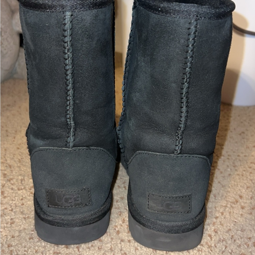 Uggs - Picture 3 of 6